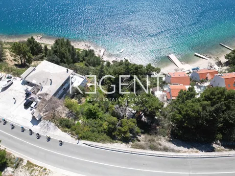 Omiš, Stanići - stavebný pozemok 1214 m2 s projektom