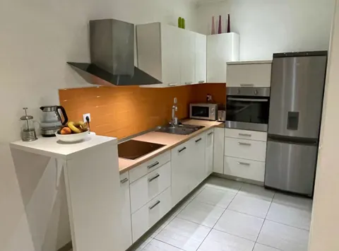 Split, Manuš - Dvosoban stan s loggiom