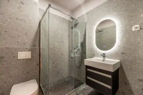 Zagreb, Maksimir – Luksuzno štirisobno stanovanje, prva najemnina