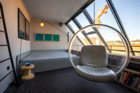 Zagreb, Masarykova – Artistic duplex with 6-meter ceilings
