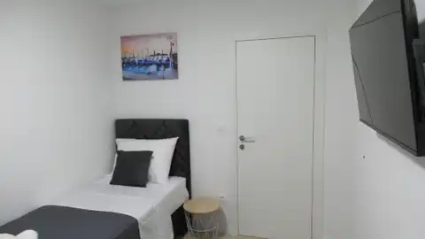 Split,Podstrana - Trosoban stan sa vrtom
