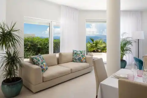 Brač - Moderna vila prvi red uz more