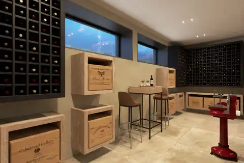 Истра, Каштелир - Вилла 450 м², винный погреб, велнес, гараж