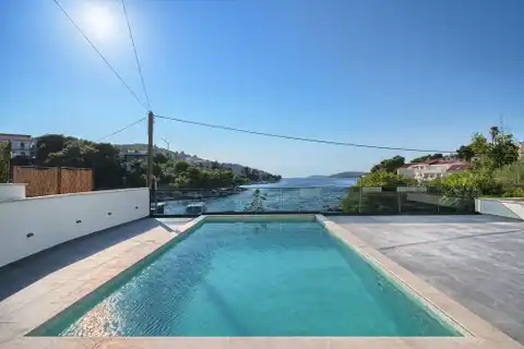 Ražanj – Vila s bazenom i panoramskim pogledom na more