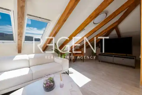 Split, Stobreč - Byt ve vynikající lokalitě k dlouhodobému pronájmu, 150m2