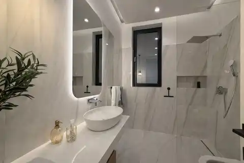 Zagreb, Donje Svetice – dizajnersko štirisobno stanovanje s parkirnim mestom