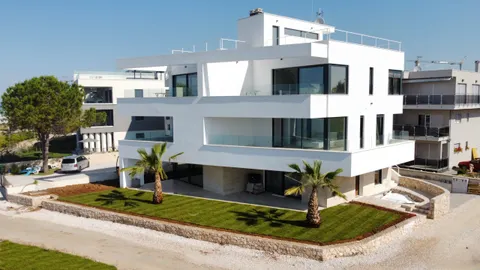 Sukošan – Luxusní moderní byt se střešní terasou 103 m2