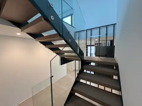 Zagreb, Pantovčak – Luksuzni četverosoban penthouse 131m2  najam