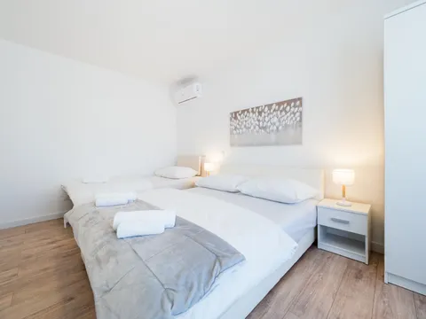 Trogir, centar - Dvosoban stan sa prekrasnim pogledom i loggiom