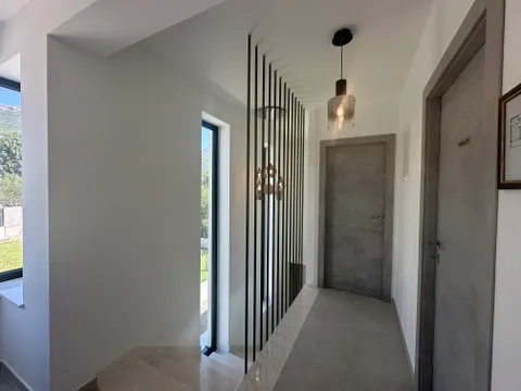 Spalato, Kaštela - Villa di lusso di 188 m2 con vista mare