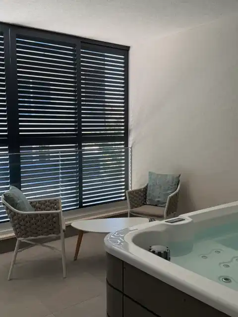 Split, Strožanac – For rent, three-room apartment 103 m² loggia jacuzzi parking
