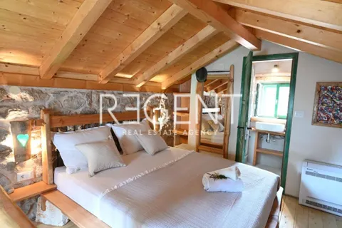 Hvar - Kamenný dom moderného dizajnu 70m2