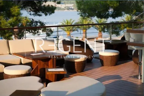 Hvar, Stari Grad - Exkluzivní restaurační zařízení, klub-lounge bar 432 m2