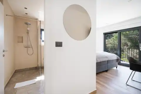 Трогир, Слатине - Двухкомнатная квартира с террасами и видом на море