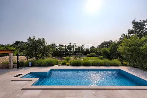 Istria, Pola – Splendida casa familiare di 294 m2