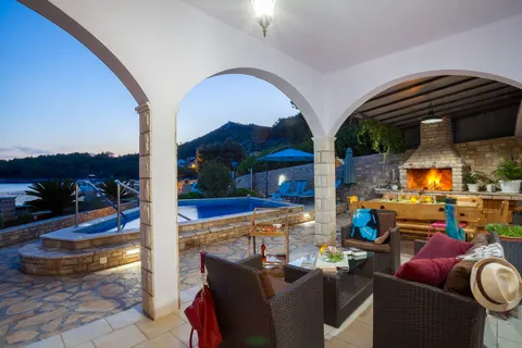 Ostrov Korčula – Okouzlující vila v zátoce s bazénem 460 m2