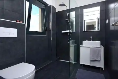 Split, Podstrana – Zapanjujuća villa s pogledom na more 250 m2