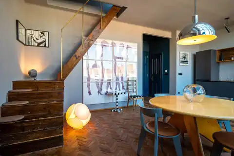Zagreb, Masarykova – Artistic duplex with 6-meter ceilings