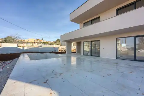 Poreč – Moderna vila s pogledom na more