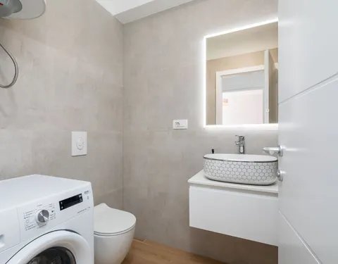 Trogir, Čiovo - Dvosoban stan za najam 75 m2