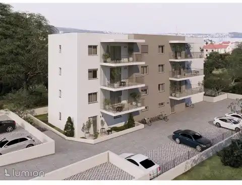 Trogir, Seget Donji - Trosoban stan s pogledom na more
