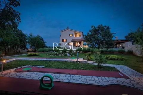 Istria, Pola – Splendida casa familiare di 294 m2