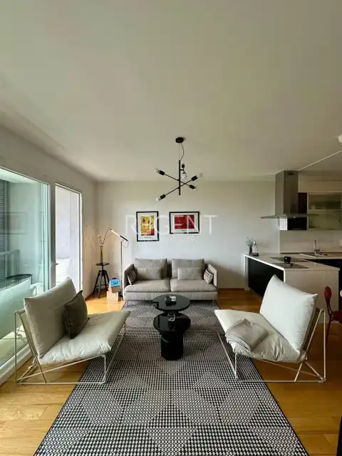 Split, Trstenik – Dvosobno stanovanje z ložo in pogledom na morje 75,40 m2 (Stavba Ora)