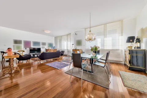 Zagreb, Centar – Elegantni četverosobni stan