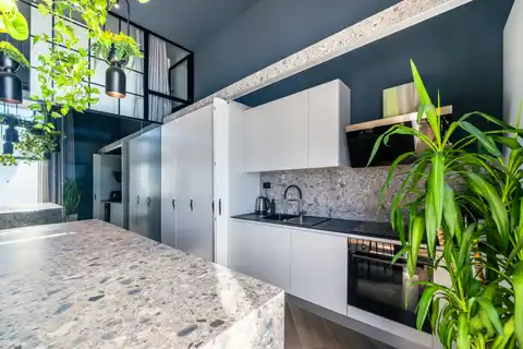 Spalato, Trstenik - Attraente spazio commerciale nell'edificio Orin