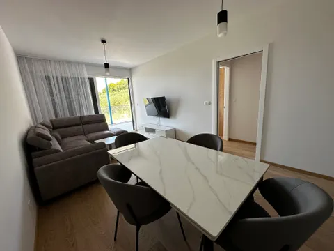 Split, Žnjan - Dvosobno stanovanje za dolgoročni najem, 80m2