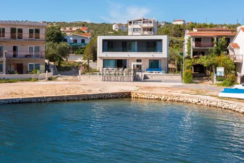 Rogoznica – Villa di lusso di 200 m2 sul mare
