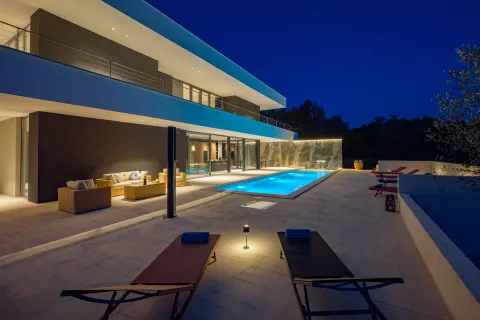Istra, Oprtalj - Luksuzna dizajnerska vila 682 m2 novogradnja