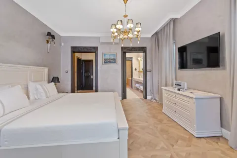 Šibenik, Vodice - luxusní vila s bazénem a panoramatickým výhledem 530m2