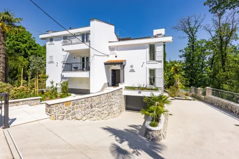 ZASEBNO: Kvarner, Opatija - Luksuzna vila na čudoviti lokaciji