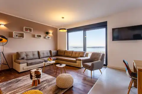 Vila 232 m², Kaštel Stari — 4SS, grijani bazen, pogled na more