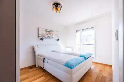 Zagreb, Centar - Četverosoban stan s parkingom, prvi najam