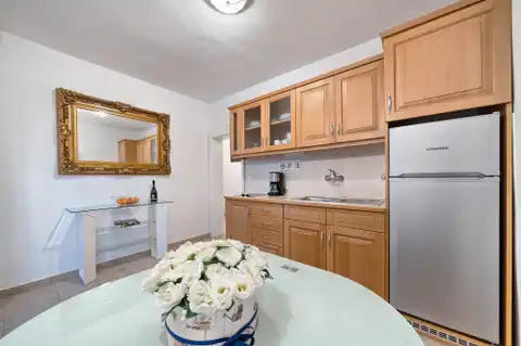 Rogoznica, Ražanj - Kamena villa s bazenom i pogledom na more