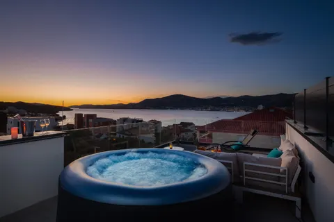 Trogir, Čiovo - Dvosoban stan za najam 75 m2