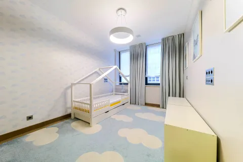 Zagreb, Cvjetni Trg - Luksuzan četverosoban stan u centru grada 216 m2