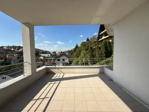 Zagreb, Gračani - četverosoban stan s terasom i vrtom