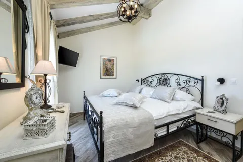 Zadar, Novigrad – Rustikální vila s tenisovým kurtem