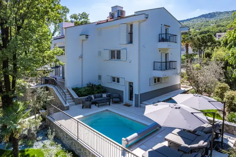 ZASEBNO: Kvarner, Opatija - Luksuzna vila na čudoviti lokaciji