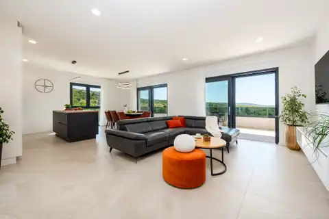 Zadar, Rovanjska – villa de 220 m², piscine et vue sur la mer