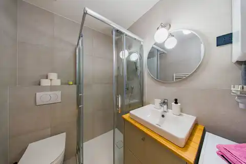 Stan 43 m² za najam, Trešnjevka — namješten, lođa, 2S