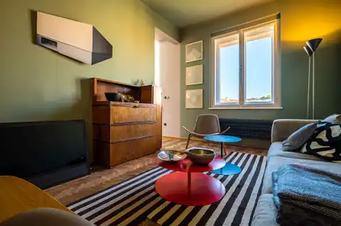 Zagreb, Masarykova – Artistic duplex with 6-meter ceilings