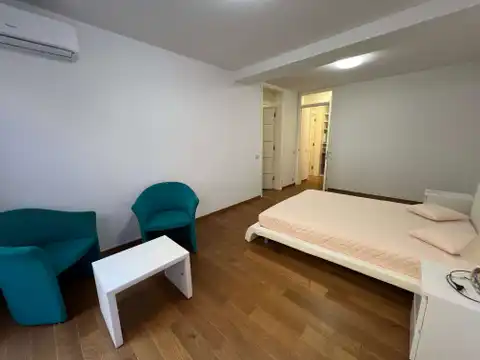 Zagreb, Srebrnjak – Geräumige Vierzimmerwohnung mit Garten zu vermieten