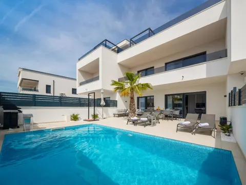 Šibenik, Vodice - Villa di lusso sulla costa adriatica
