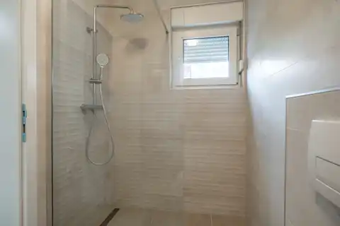 Vodice, Zatonska Straße - Doppelhaushälfte in ausgezeichneter Lage