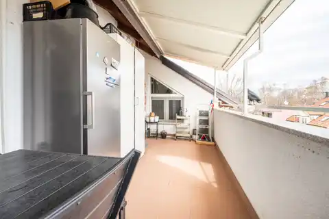 Zagreb, Voltino - Renoviran trosoban stan