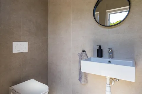 Istra, Krnica – Kuća s bazenom na parceli 780 m2